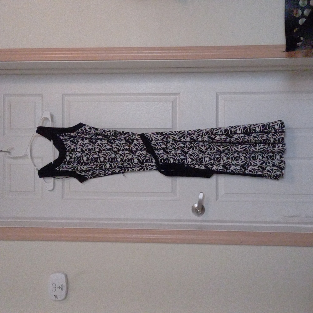 Perceptions New York Sleeveless Black and White Dress